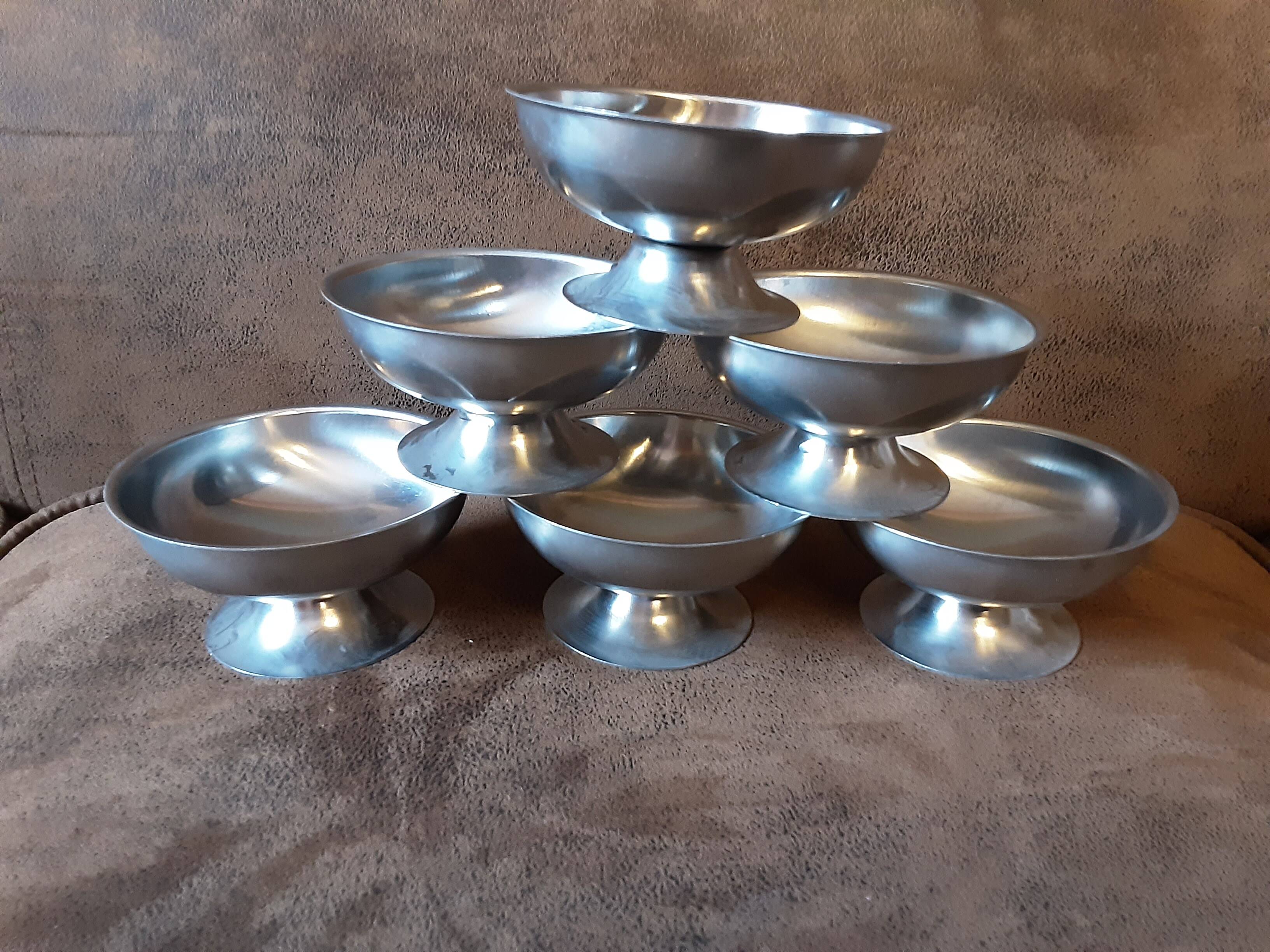 Set of 6 metal cups