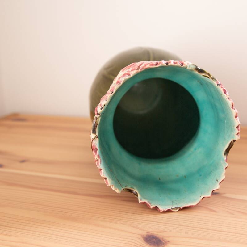 Belgian wild rose slip vase 178