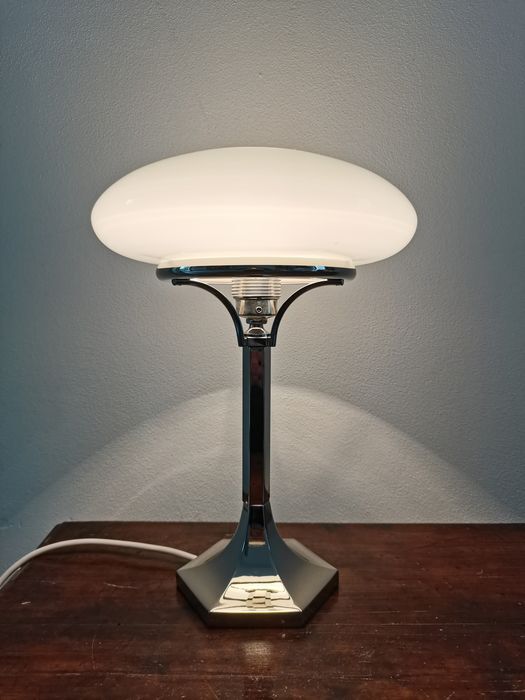 Josef Hoffmann table lamp - Museum art. 618