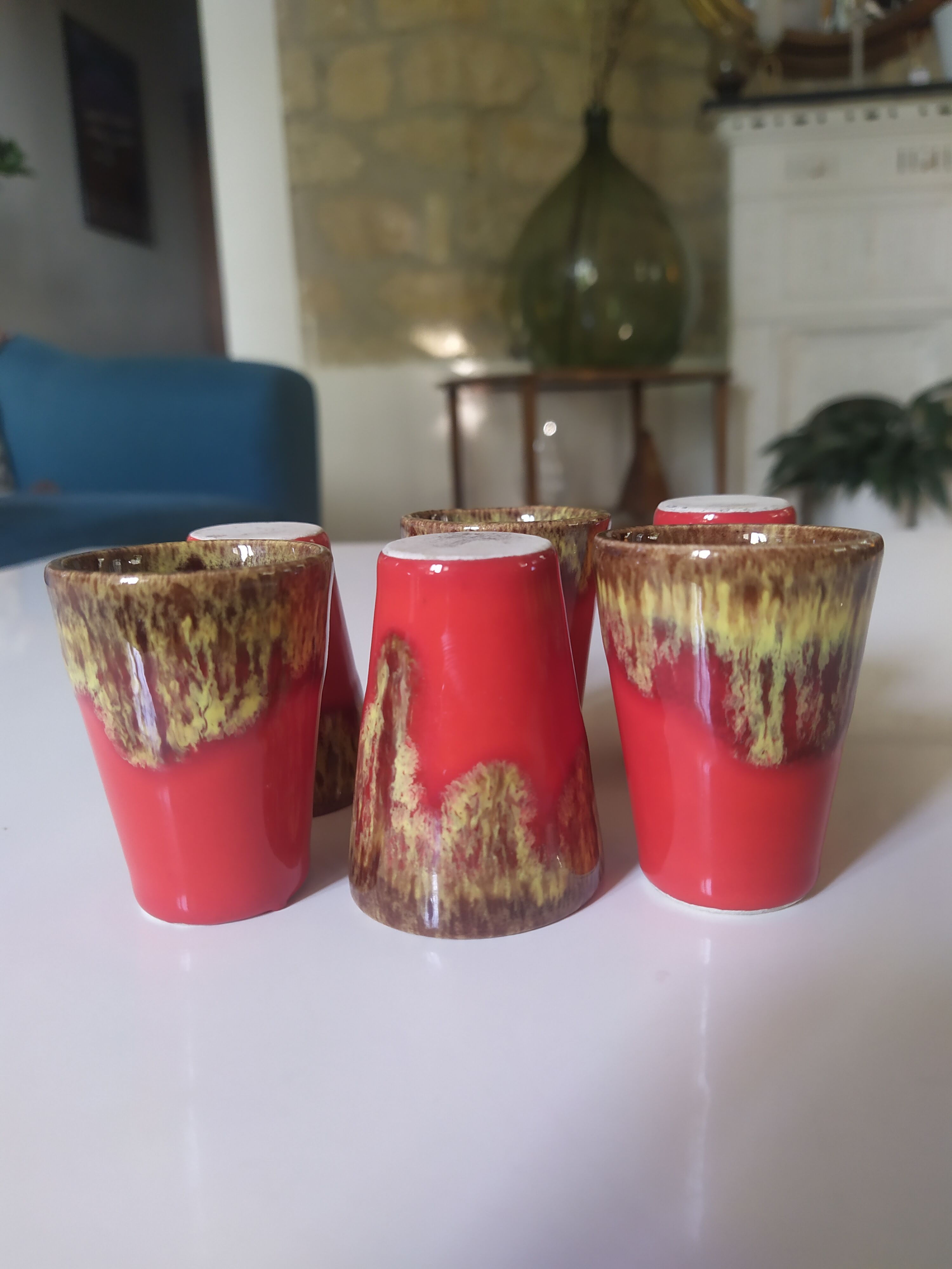 6 glazed ceramic glasses