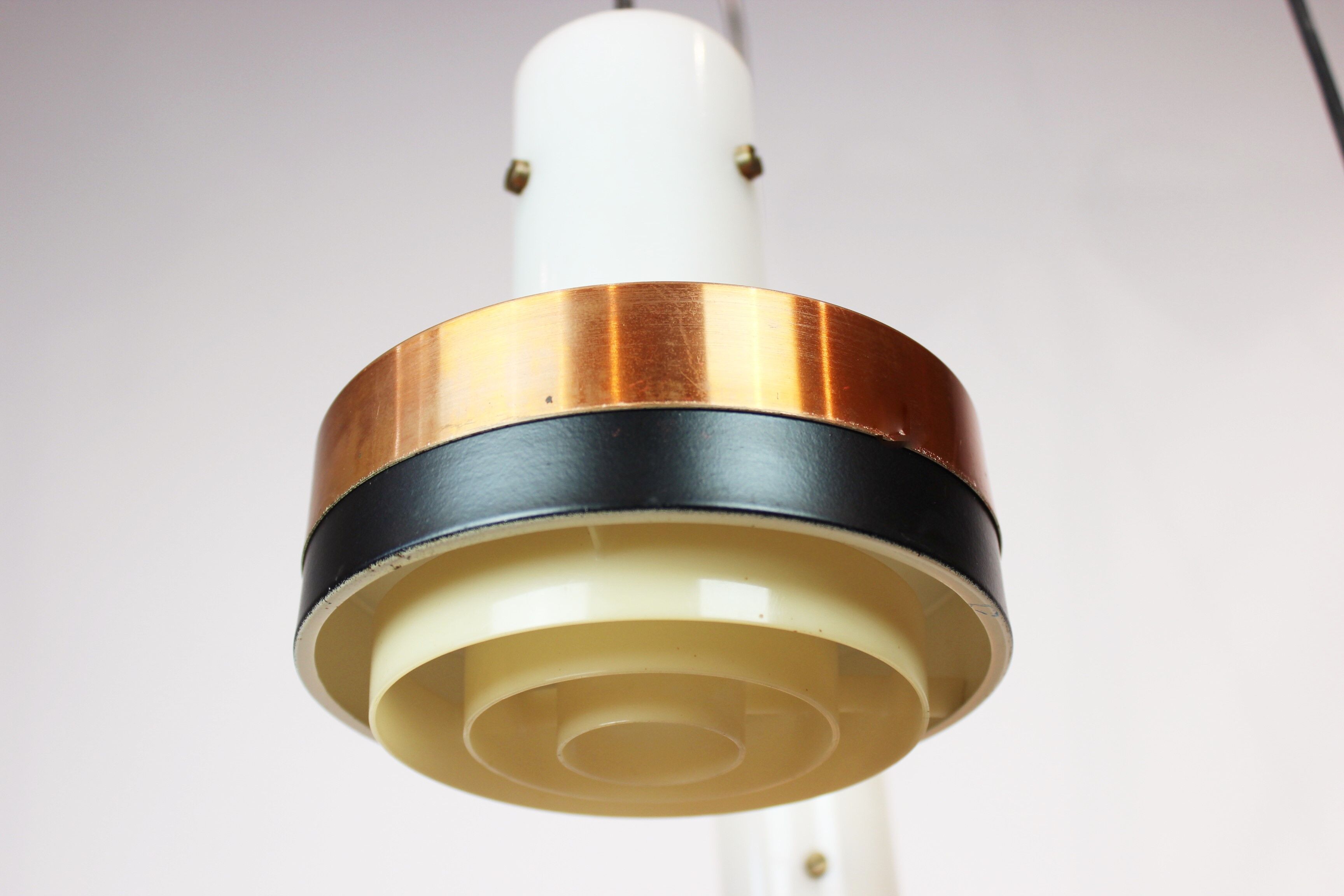 Pendentif de plafond de cuivre et de bois de rose de conception danoise des années 1960