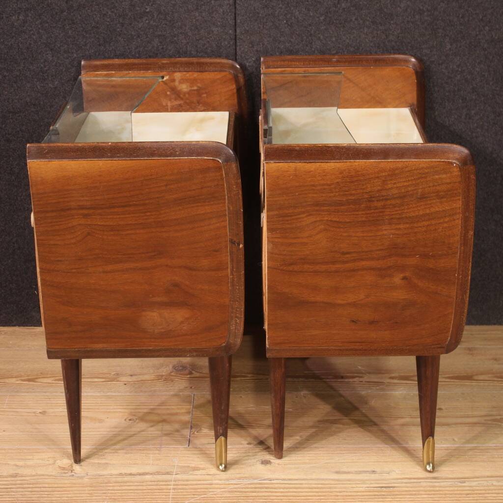 Paire de tables de chevet design des années 50
