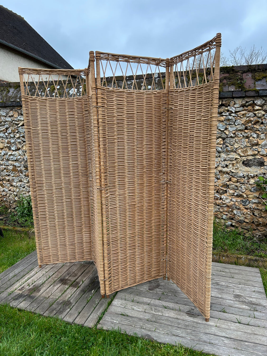 Vintage 1960s woven wicker screen