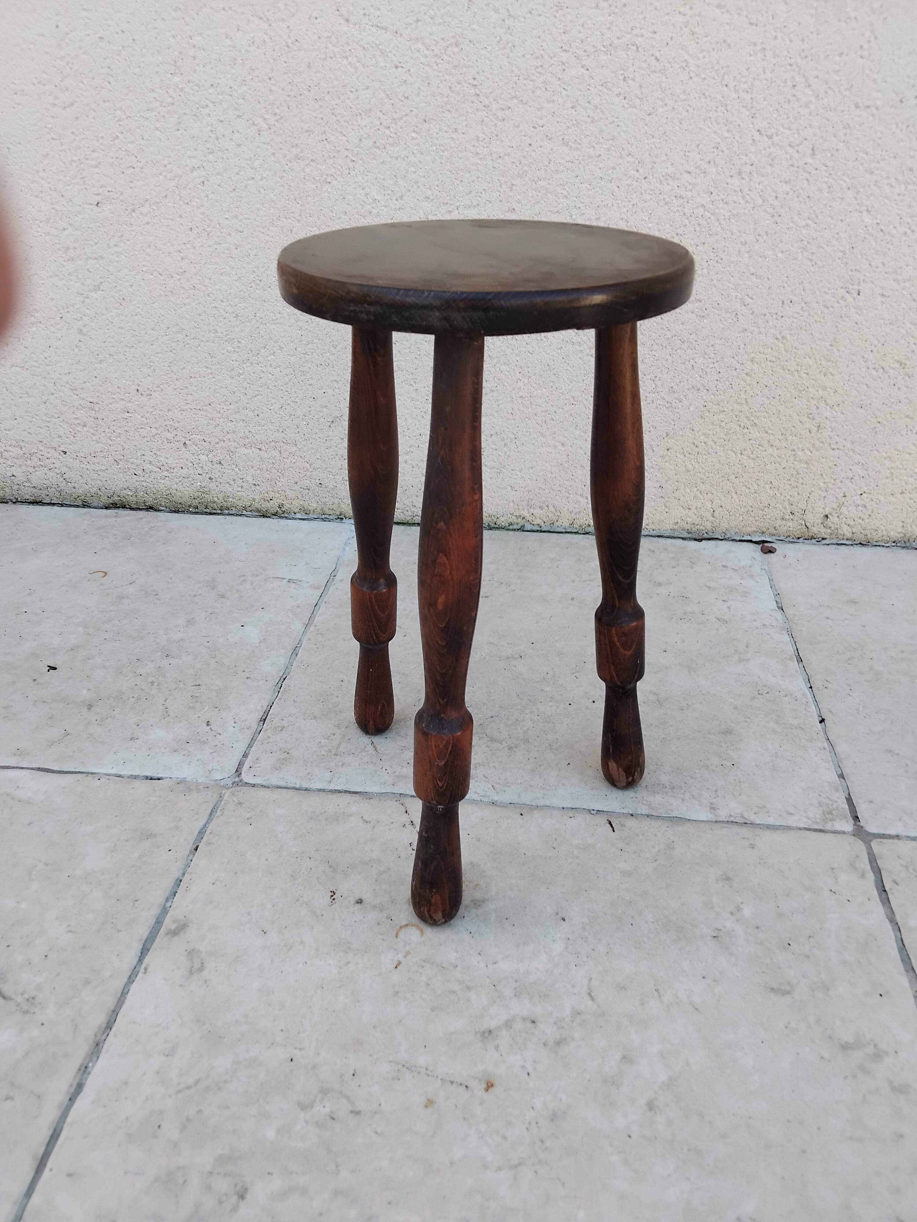 Small vintage plant stand, old wooden tripod