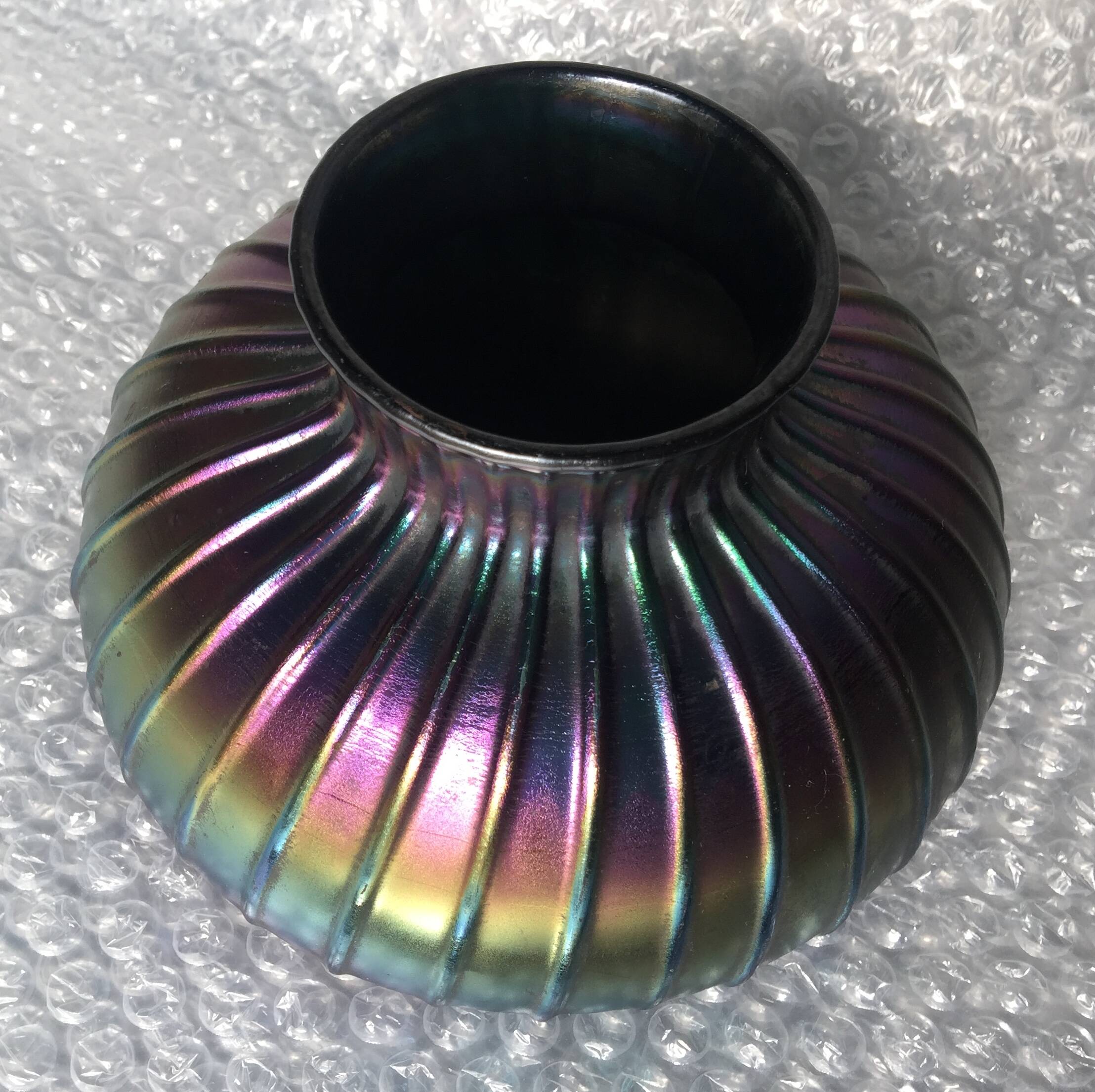 Vase with flat ribbed iridescent glass "peacock feather"