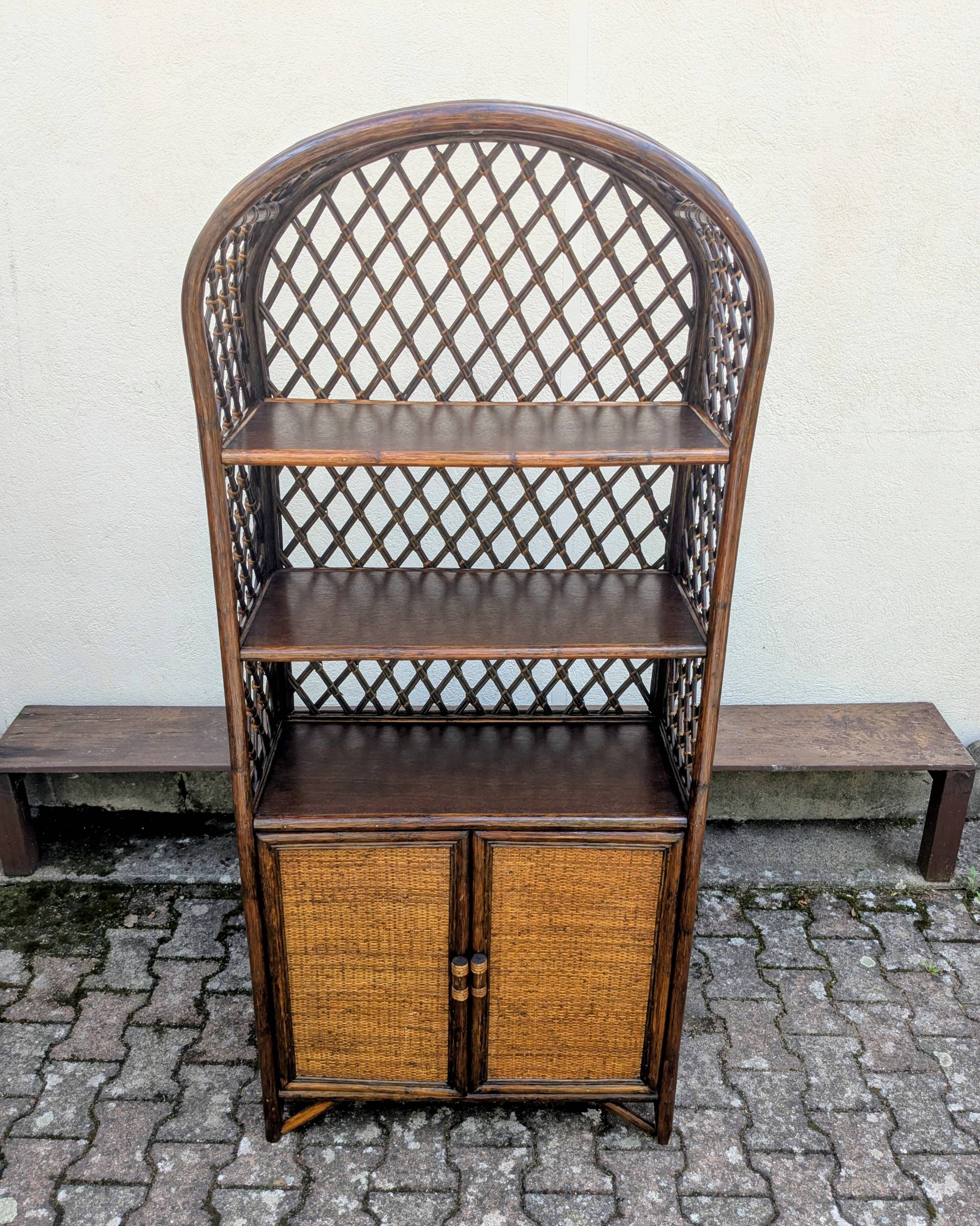 Library / Rattan shelf