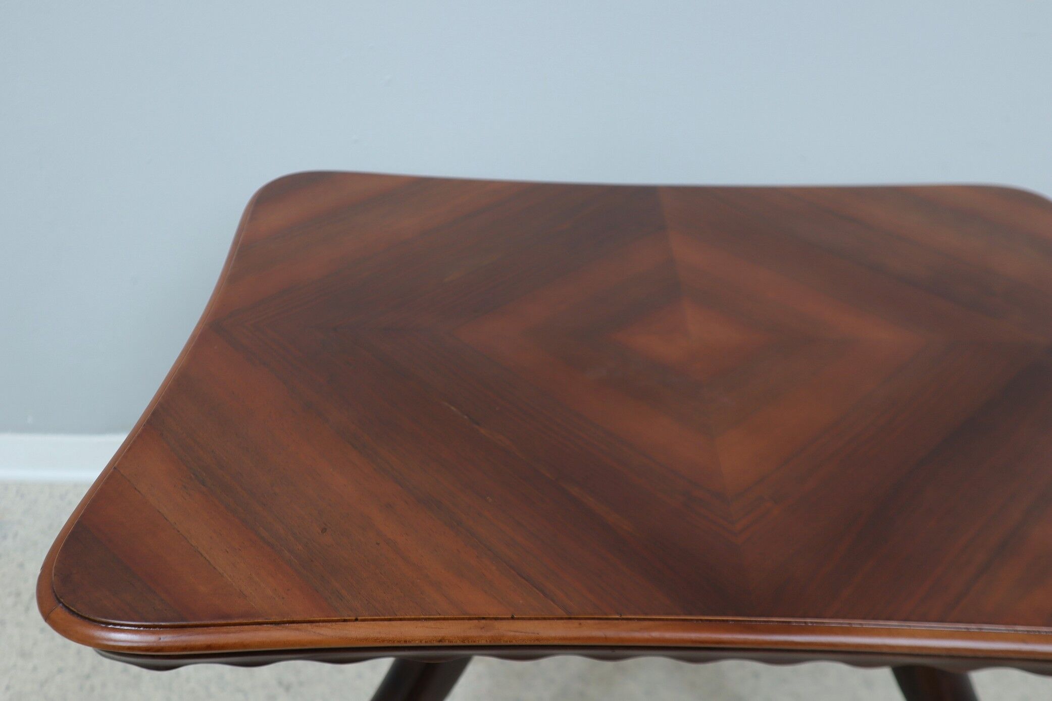 Mid century coffee table Atelier Borsani, Varedo 1940s