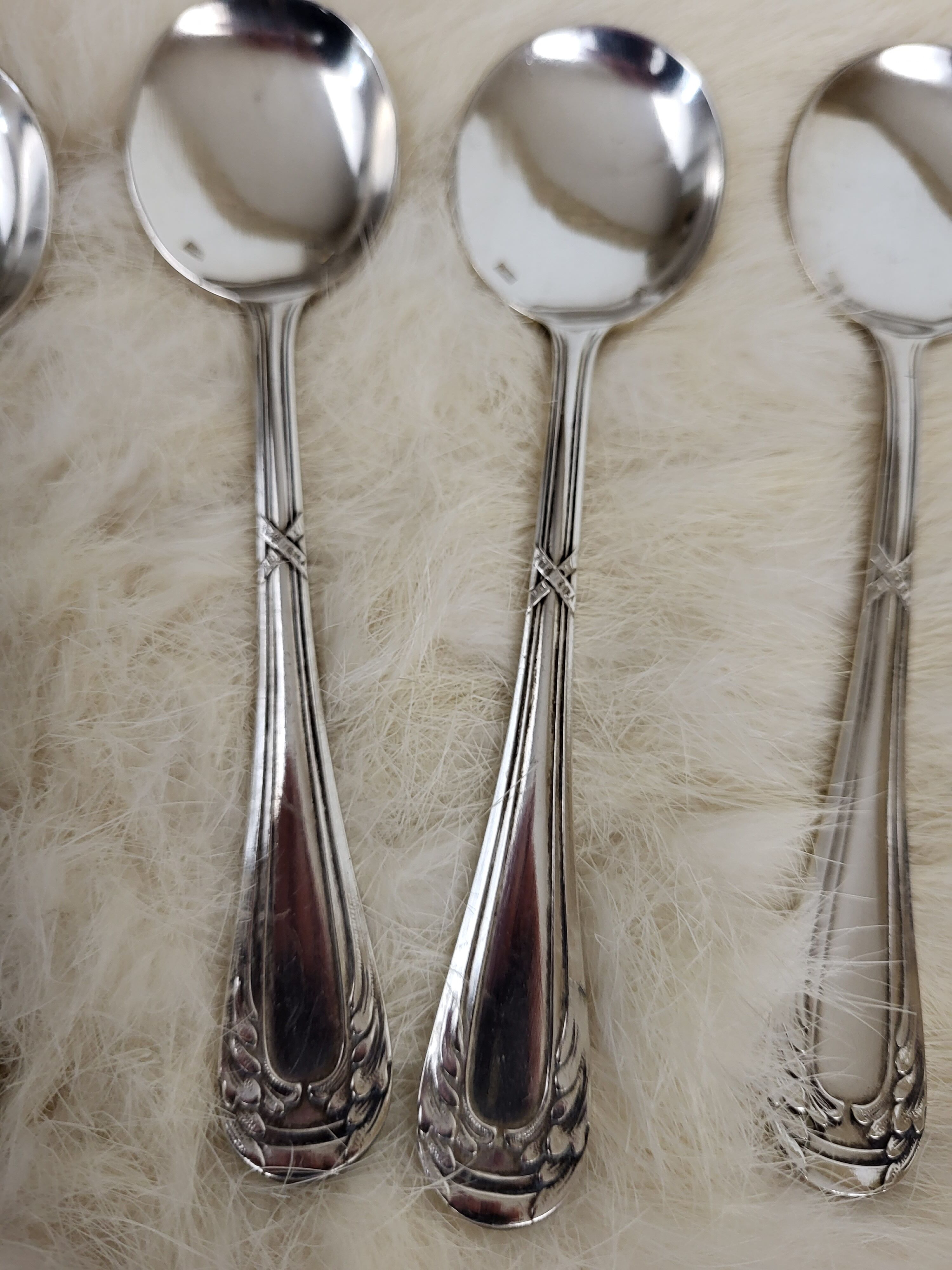 Set of 6 silver metal cream spoons
