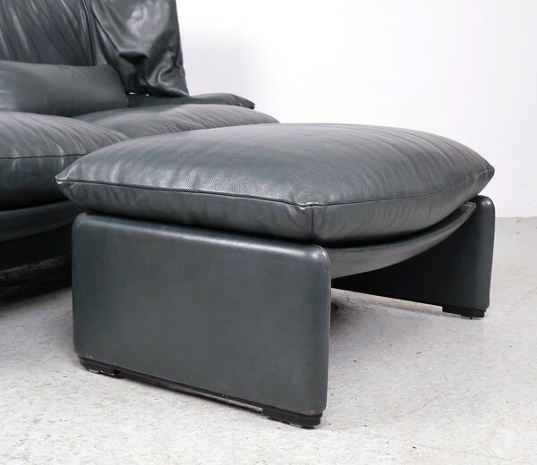 Canapé en cuir avec pouf par Vico Magistretti pour Cassina, années 1980, lot de 2
