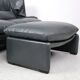 Canapé en cuir avec pouf par Vico Magistretti pour Cassina, années 1980, lot de 2