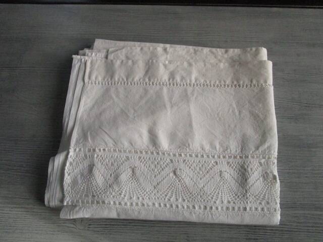 Old single sheet 260x135cm - embroidered back