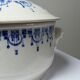 Bouillon/cocotte ancienne en terre de fer émaillée à décor bleu St Uze