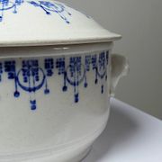 Bouillon/cocotte ancienne en terre de fer émaillée à décor bleu St Uze