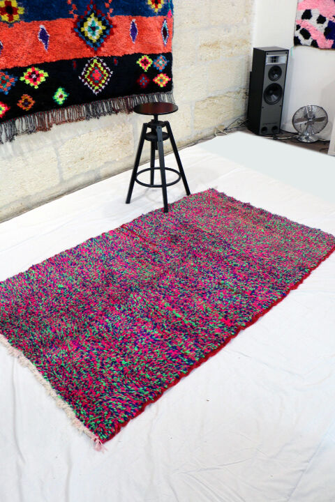 Contemporary carpet Beni Ouarain has polka dots 116 x 180 cm