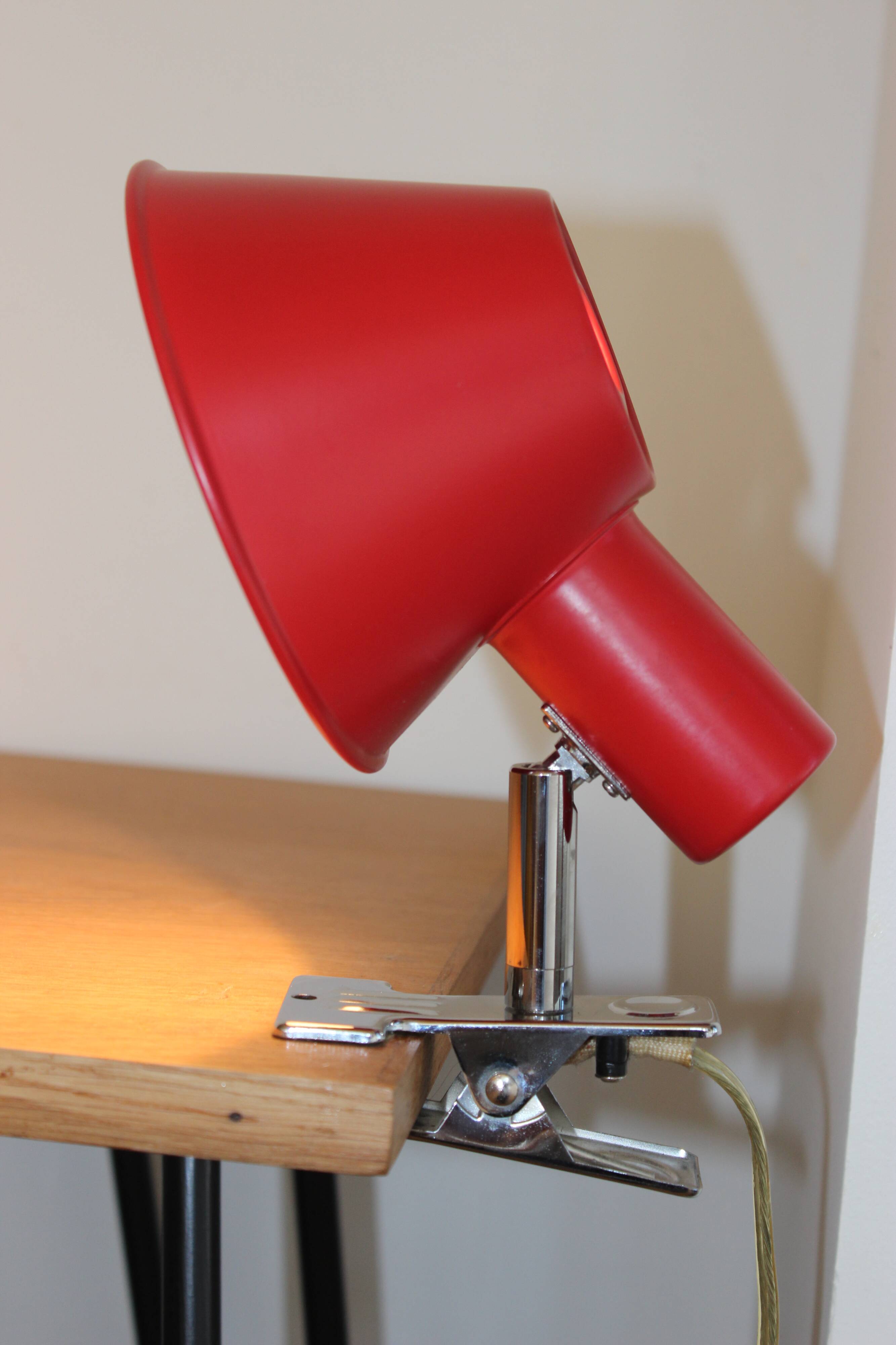 Adjustable clamp spotlight in red lacquered metal - vintage design