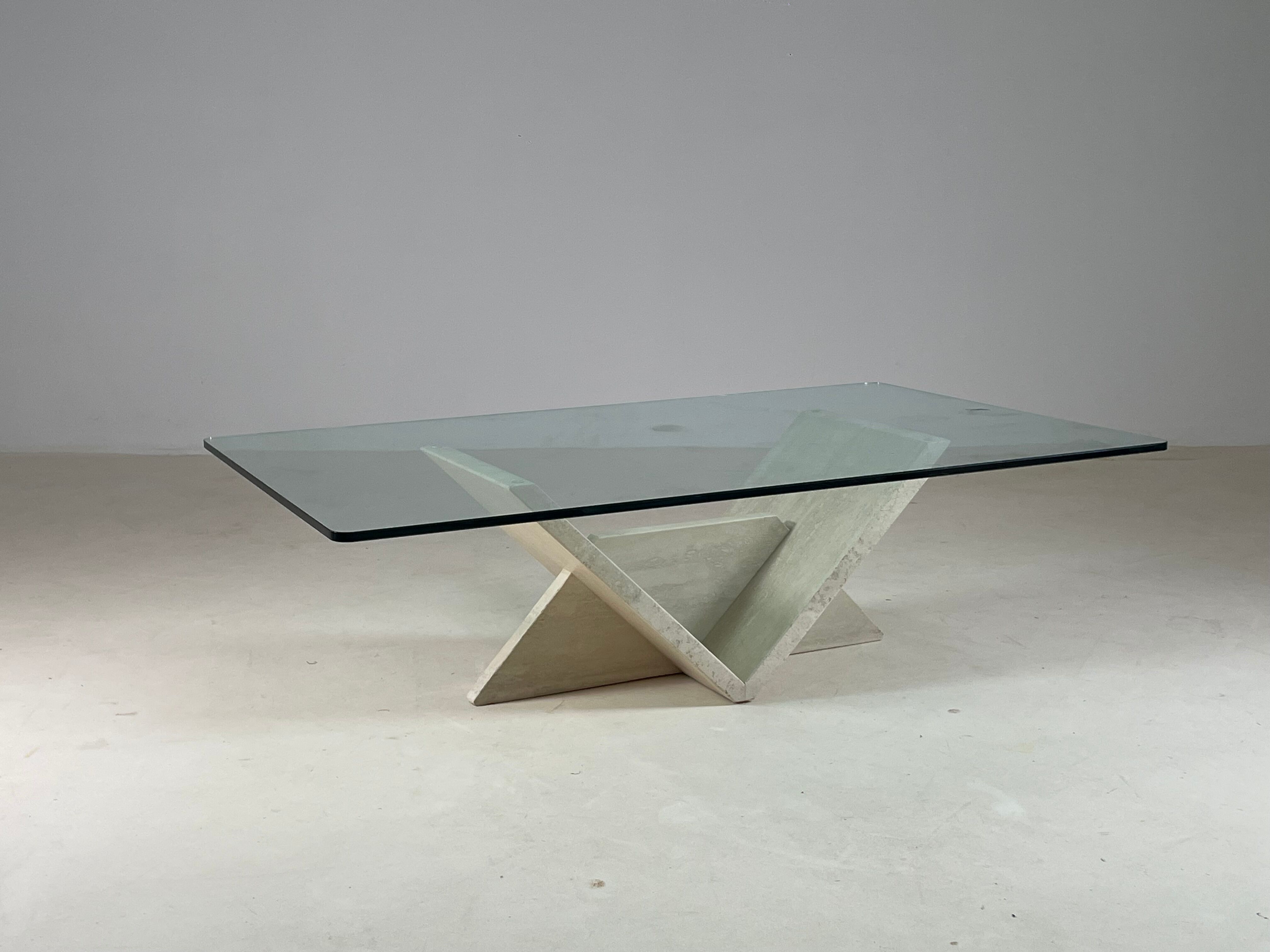 Table basse italienne en travertin et verre, 1970s