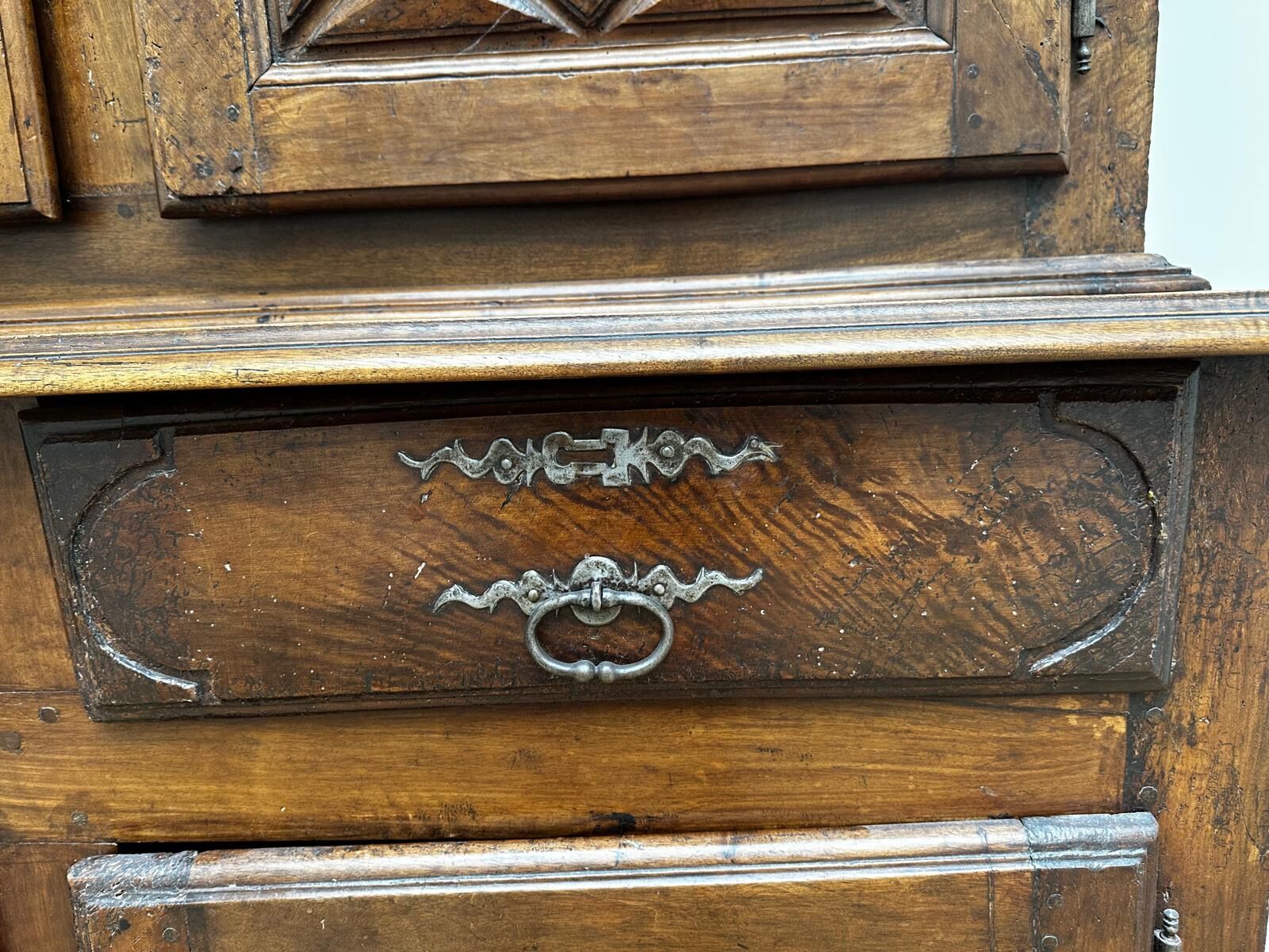 Louis XIII diamond-point buffet with two bodies