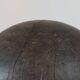 Sphère en bois dur patinée décorative antique