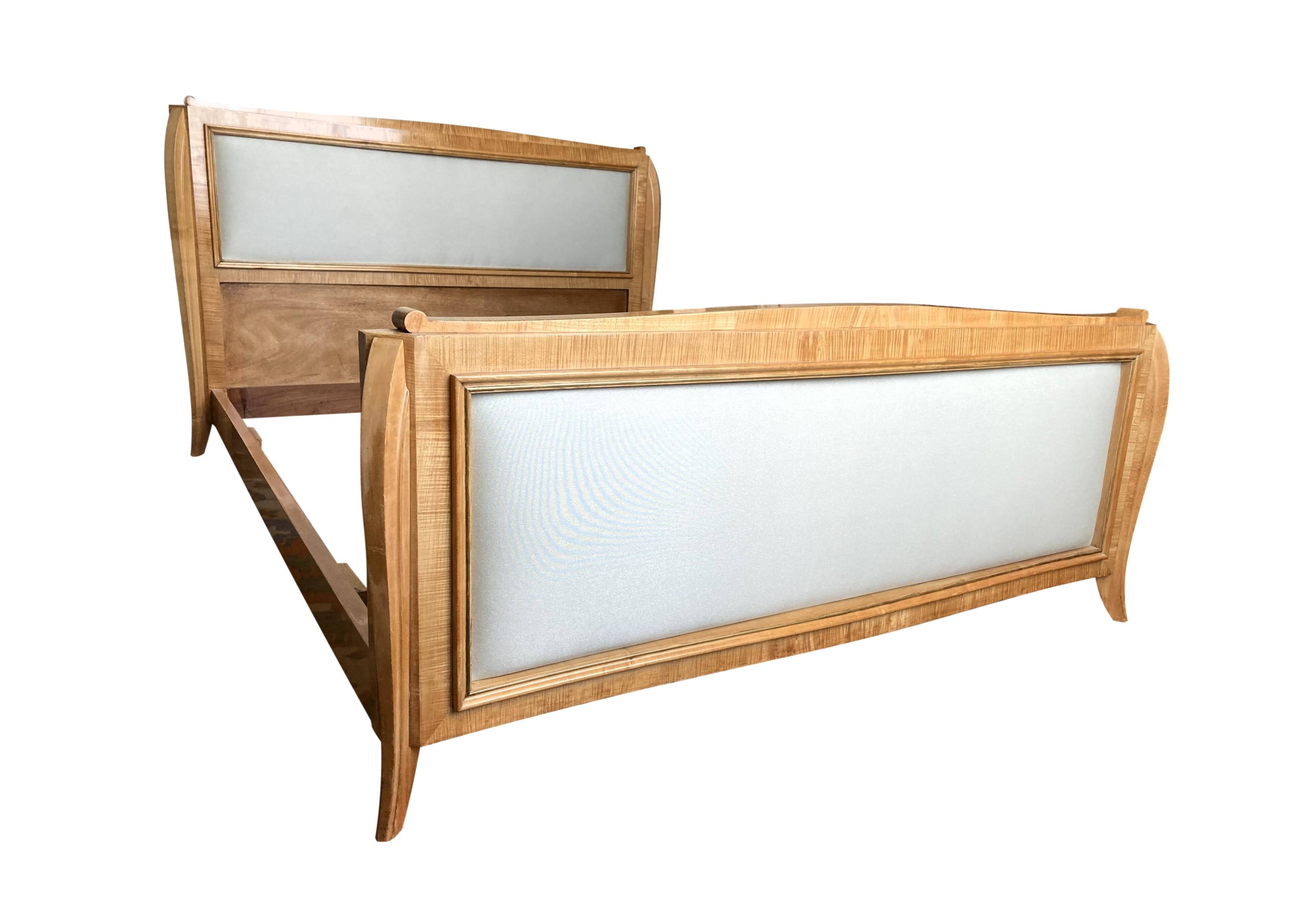 Lit 1940 in sycamore