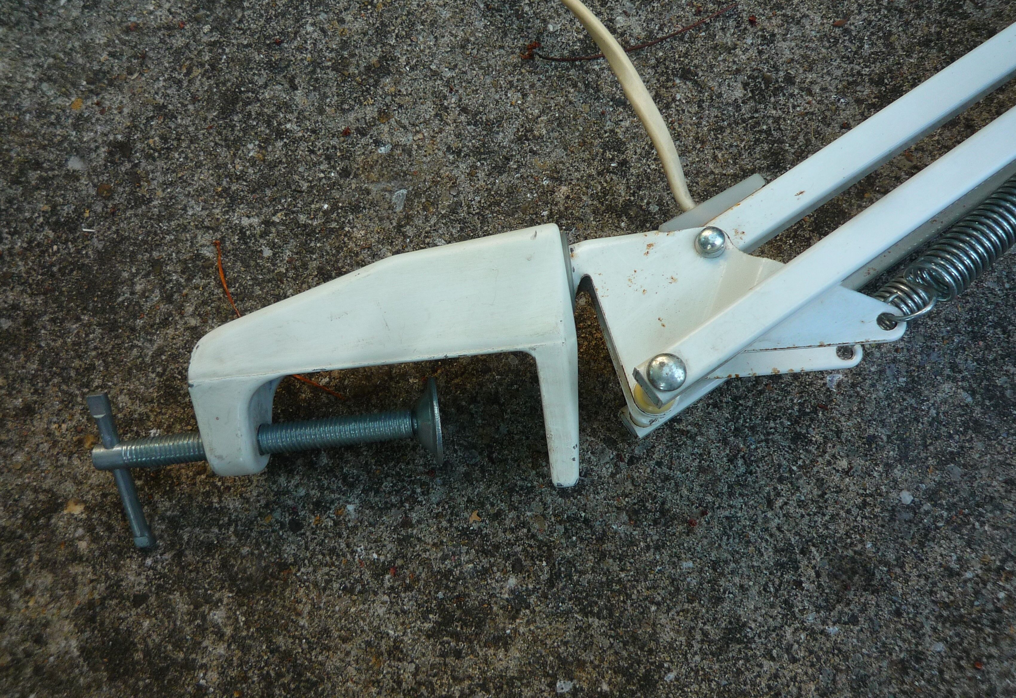Lampe d'architecte #1 articulée blanche LEDU, vintage années 1970