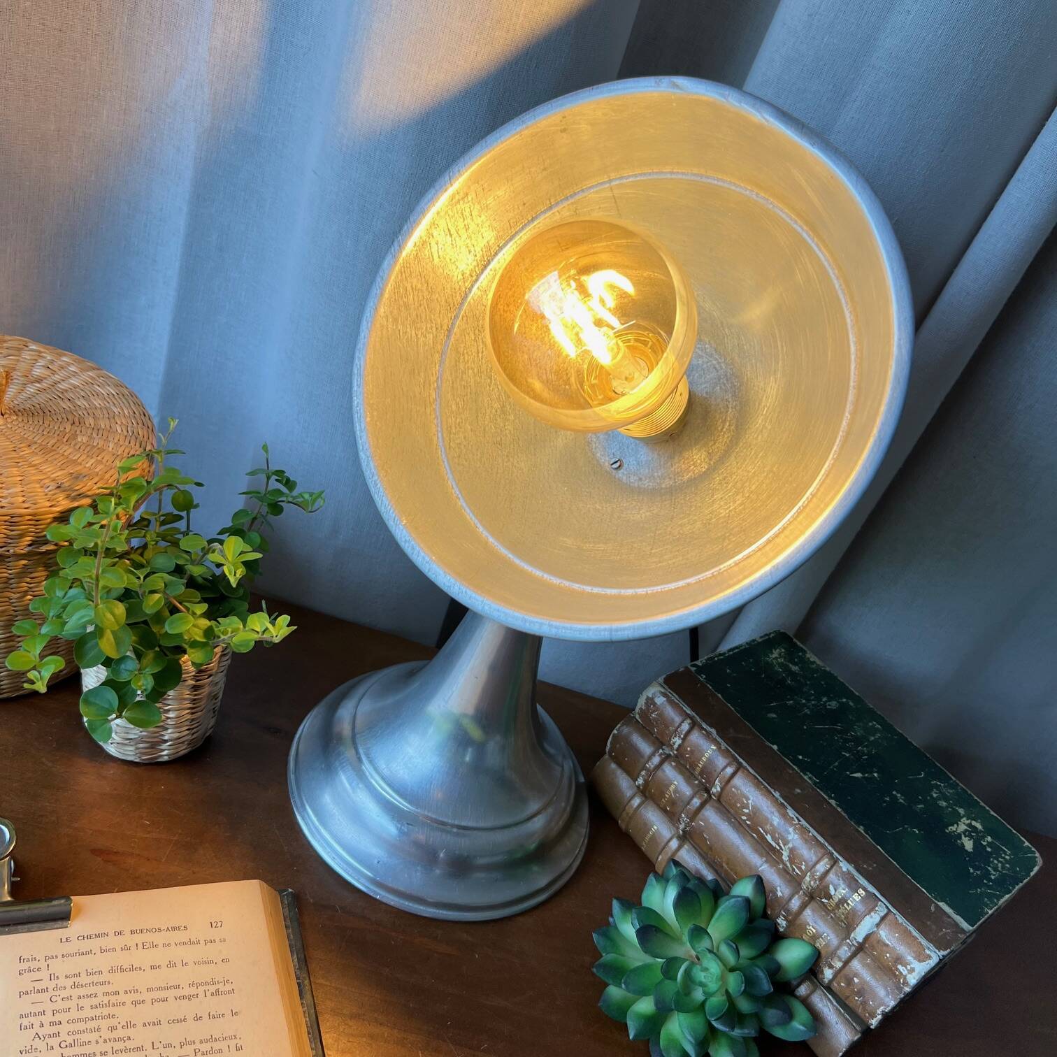 Industrial aluminum lamp