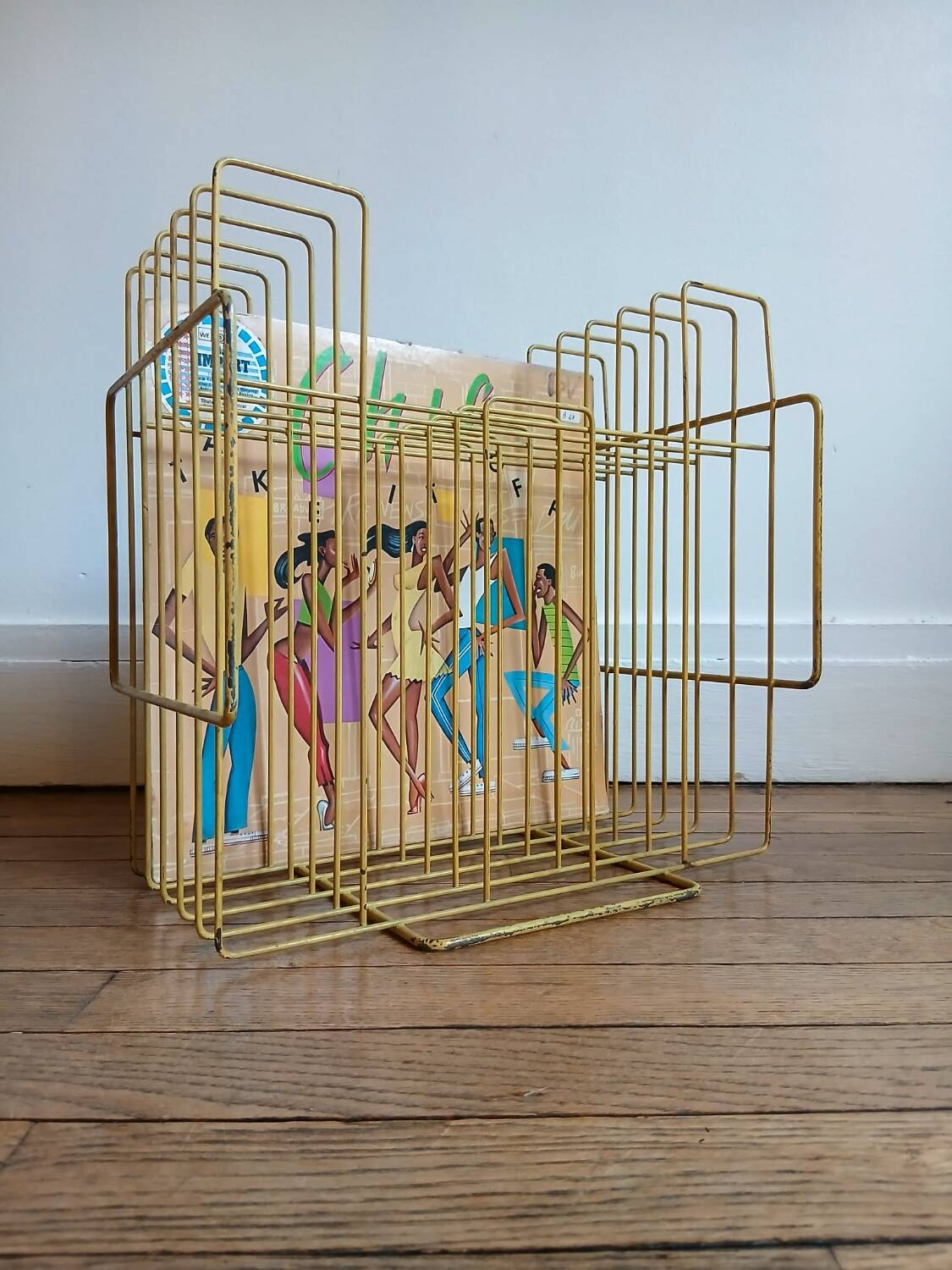 Vintage vinyl/magazine rack