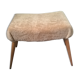 Tabouret ottoman scandinave en hêtre et peau de mouton