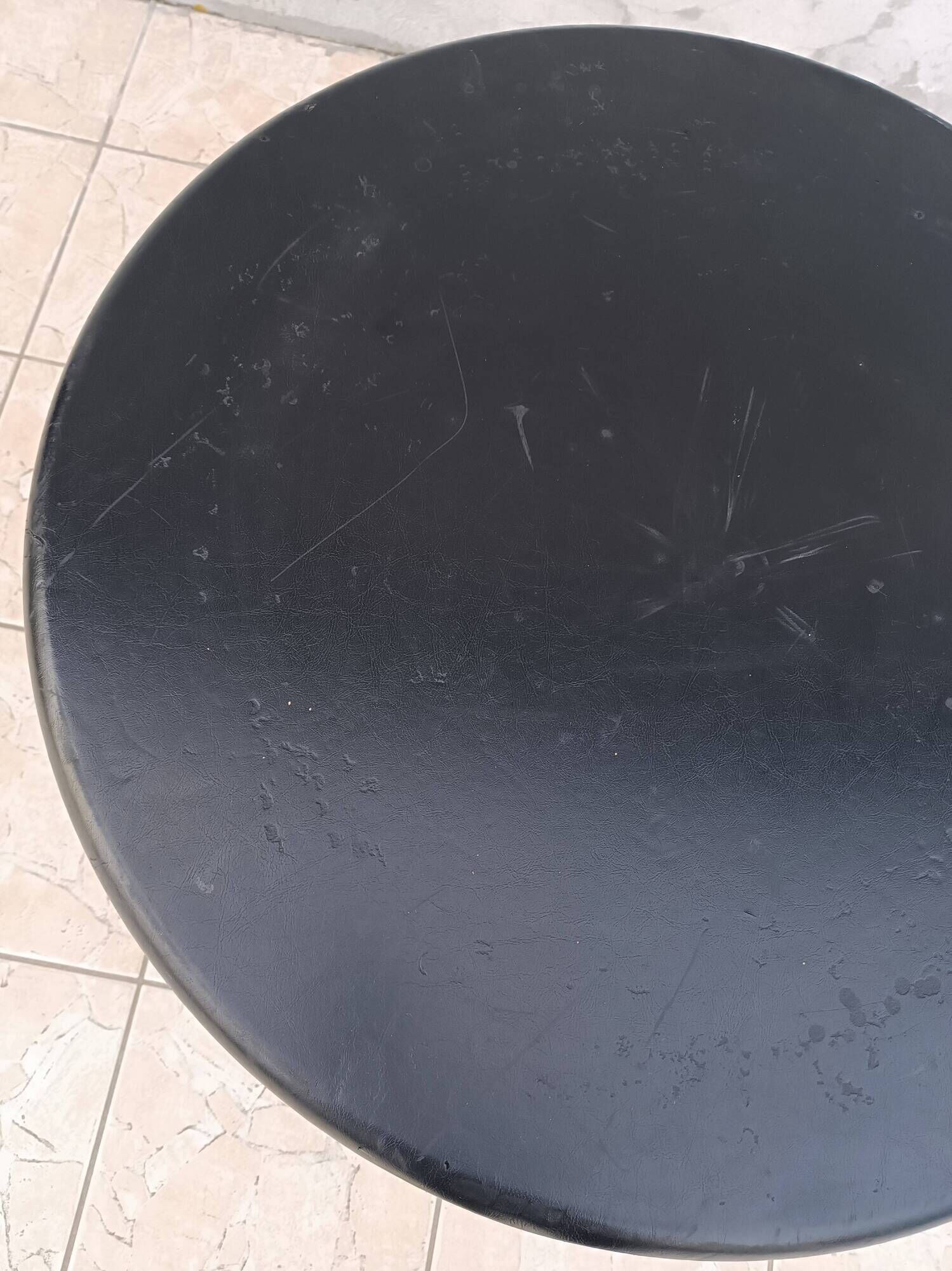 Table basse métal chrome et skaï 1950s