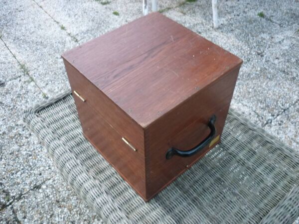Caisse instrument ancienne kV 0-25 / R33 porcelaine-isolateurs