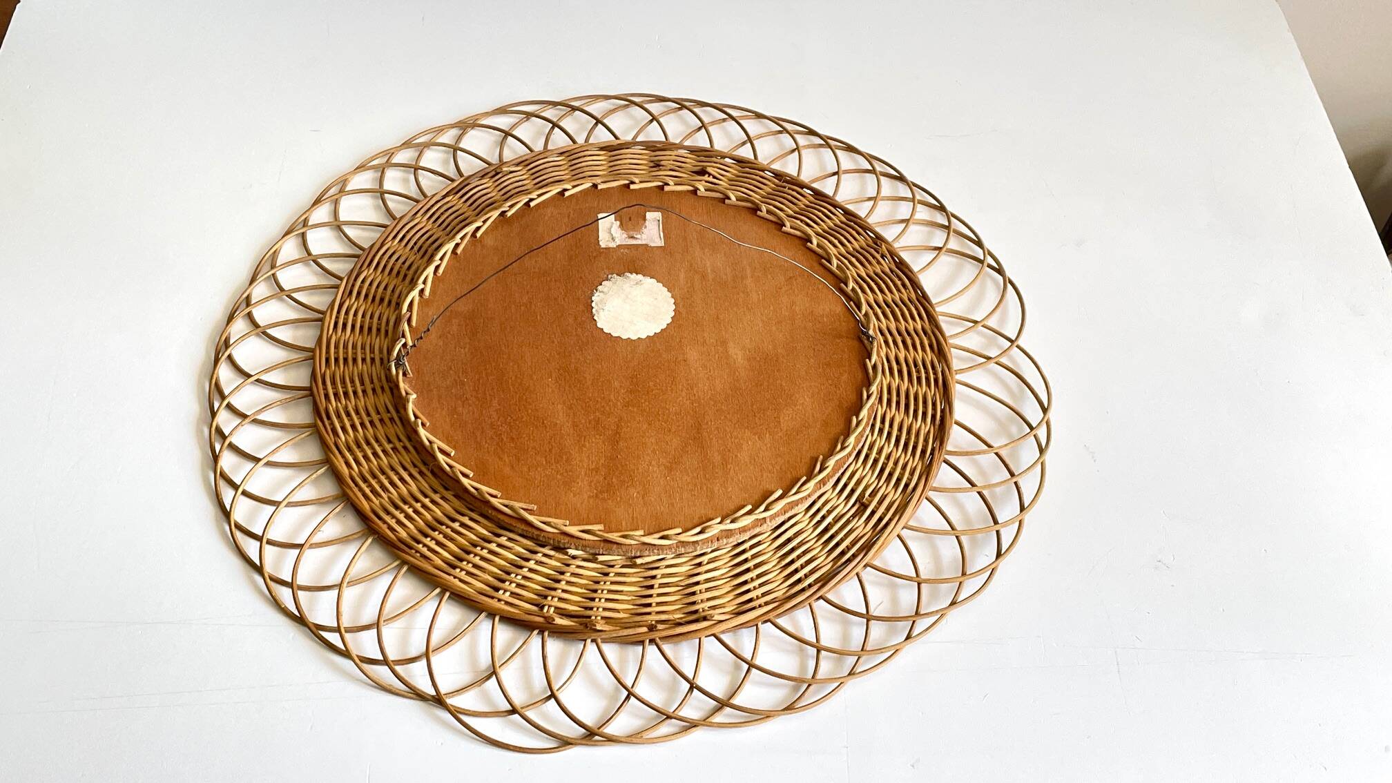 Miroir soleil en rotin vintage