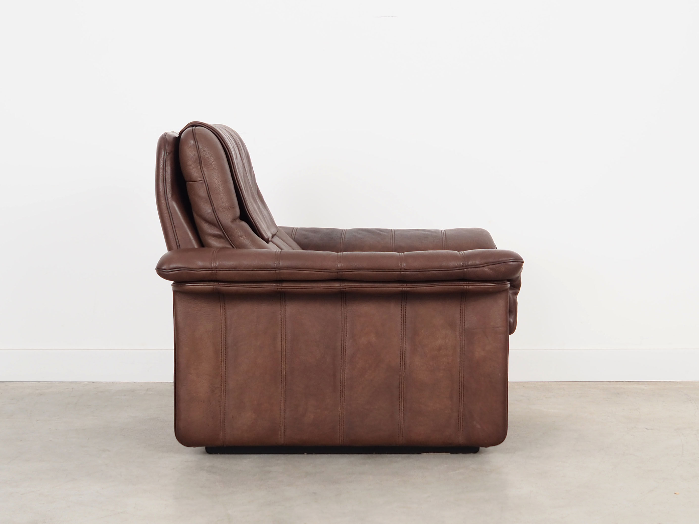 Fauteuil en cuir marron, design suisse, années 1970, fabrication: De Sede