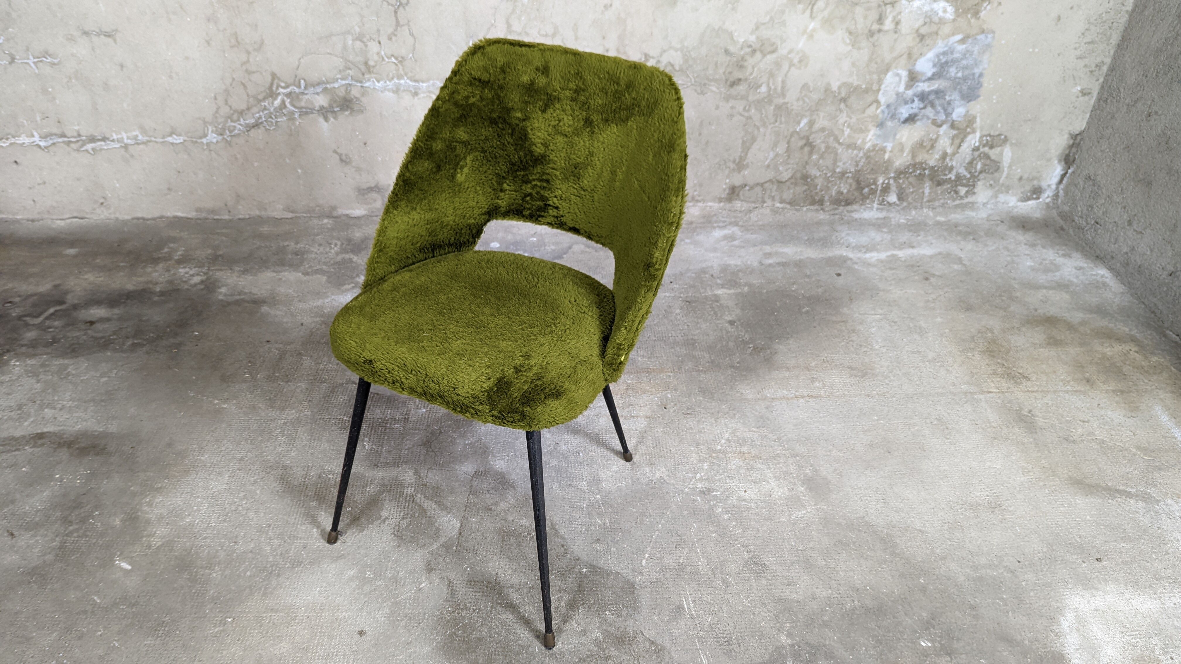 Vintage moumoute chair set