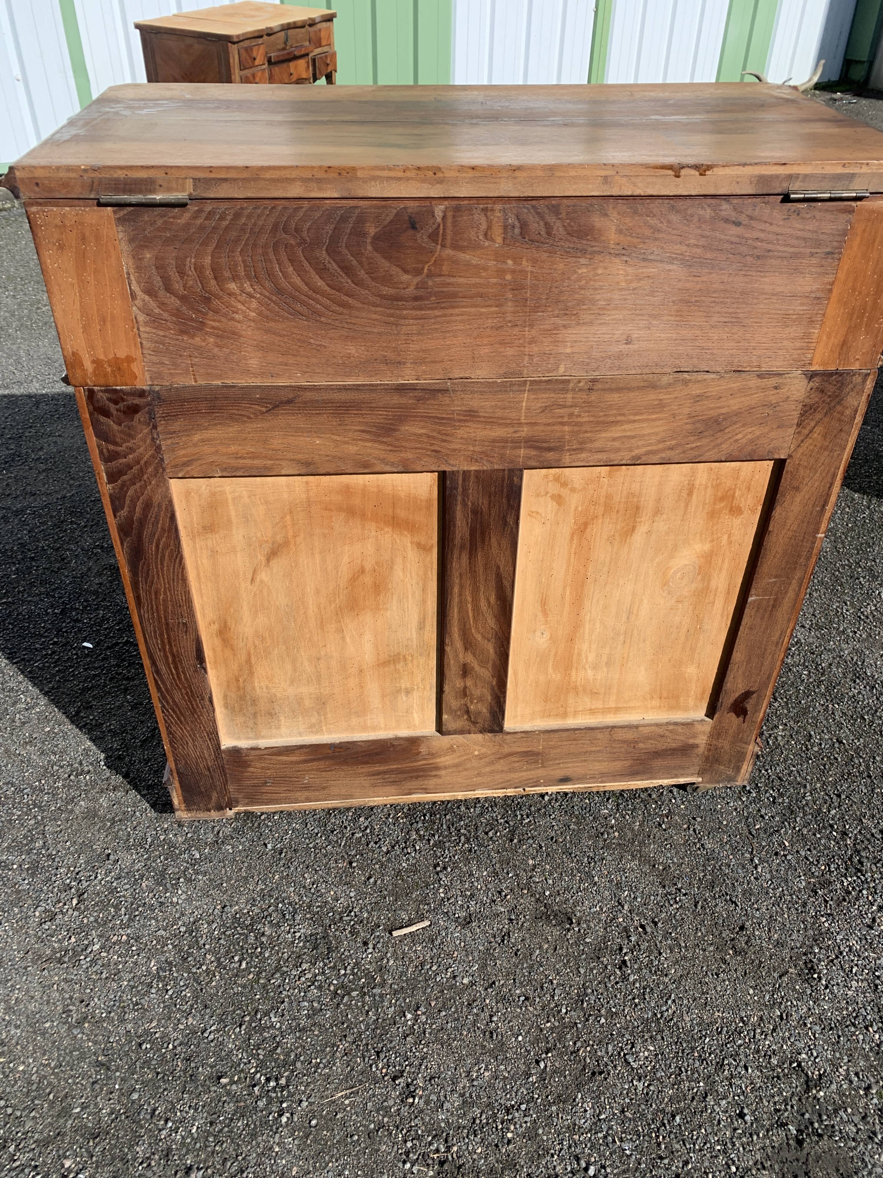 Beautiful 4-drawer chest of drawers