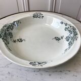 Plat creux en Terre de Fer Bertrand Bordeaux modèle "Anémone" fin XIXème