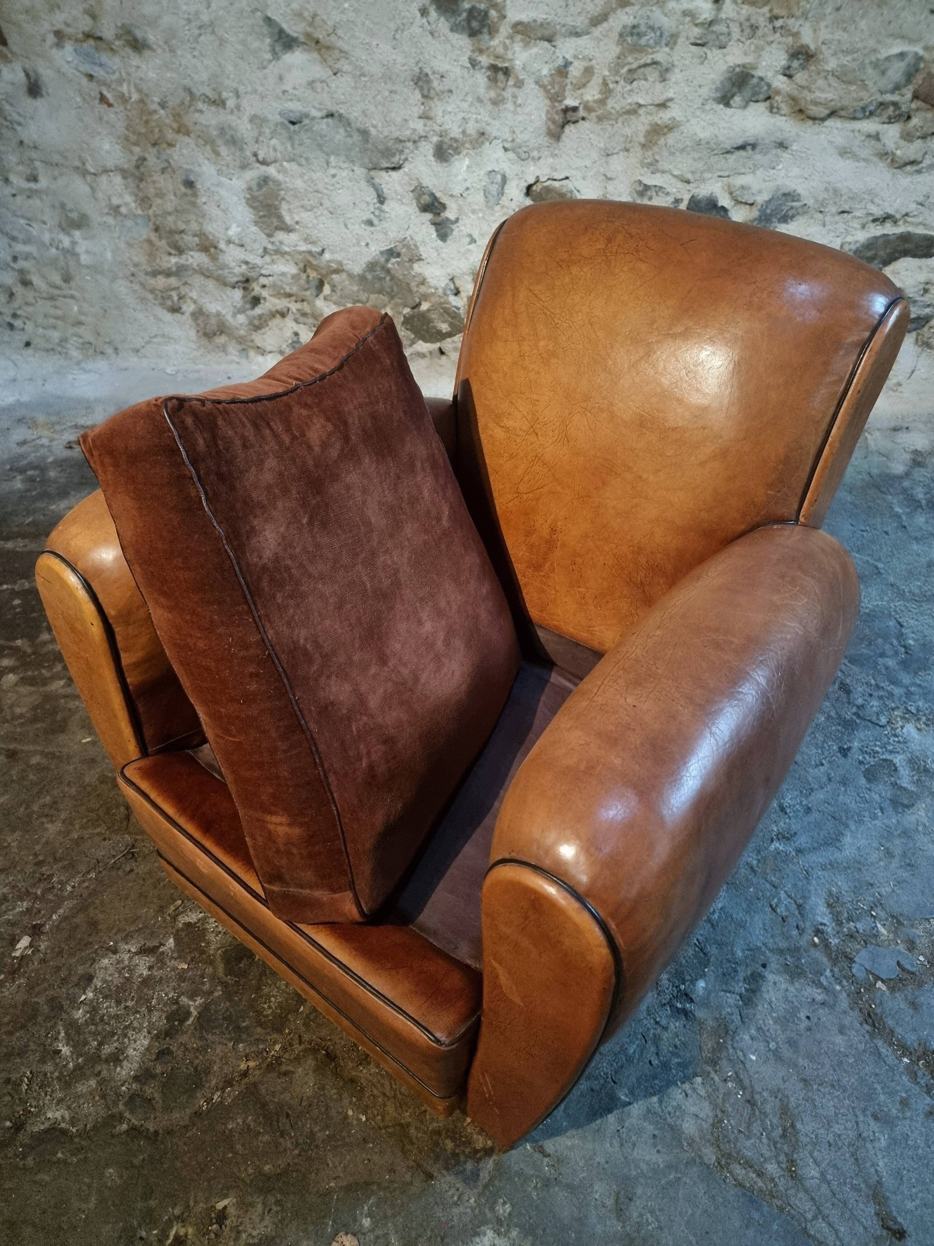 Fauteuil club français vintage en cuir, années 1940–1950 – fauteuil en cuir pleine fleur cognac