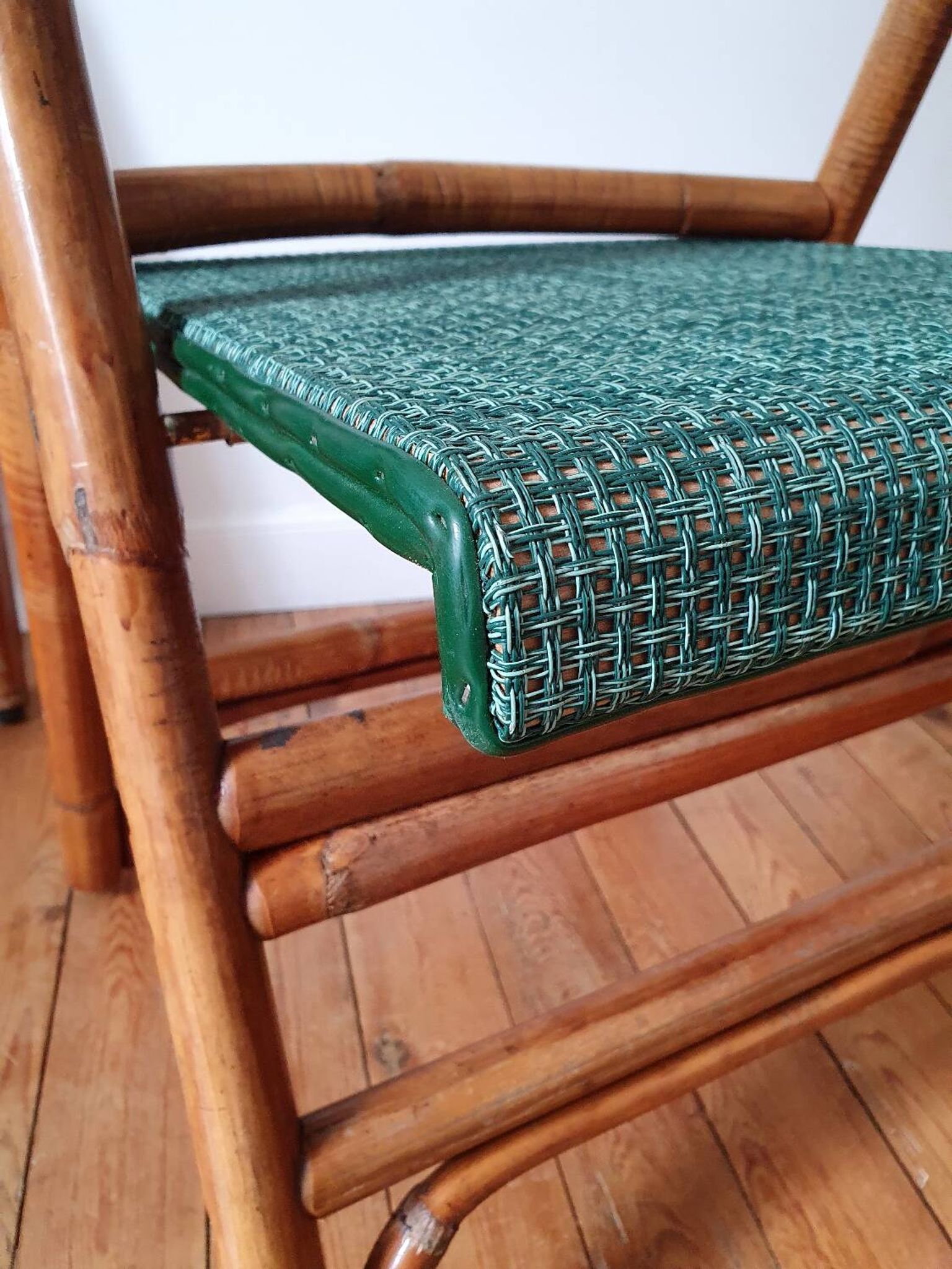 Paire de chaises de bistrot pliantes en rotin
