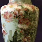 Vase balustre en opaline Louis Philippe florale XIXe