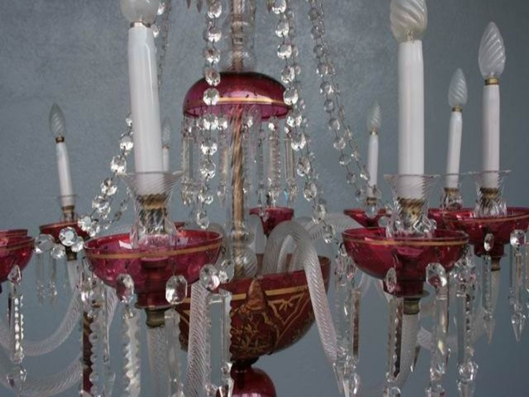 Lustre pampilles XIXème verre coloré doré et dorure