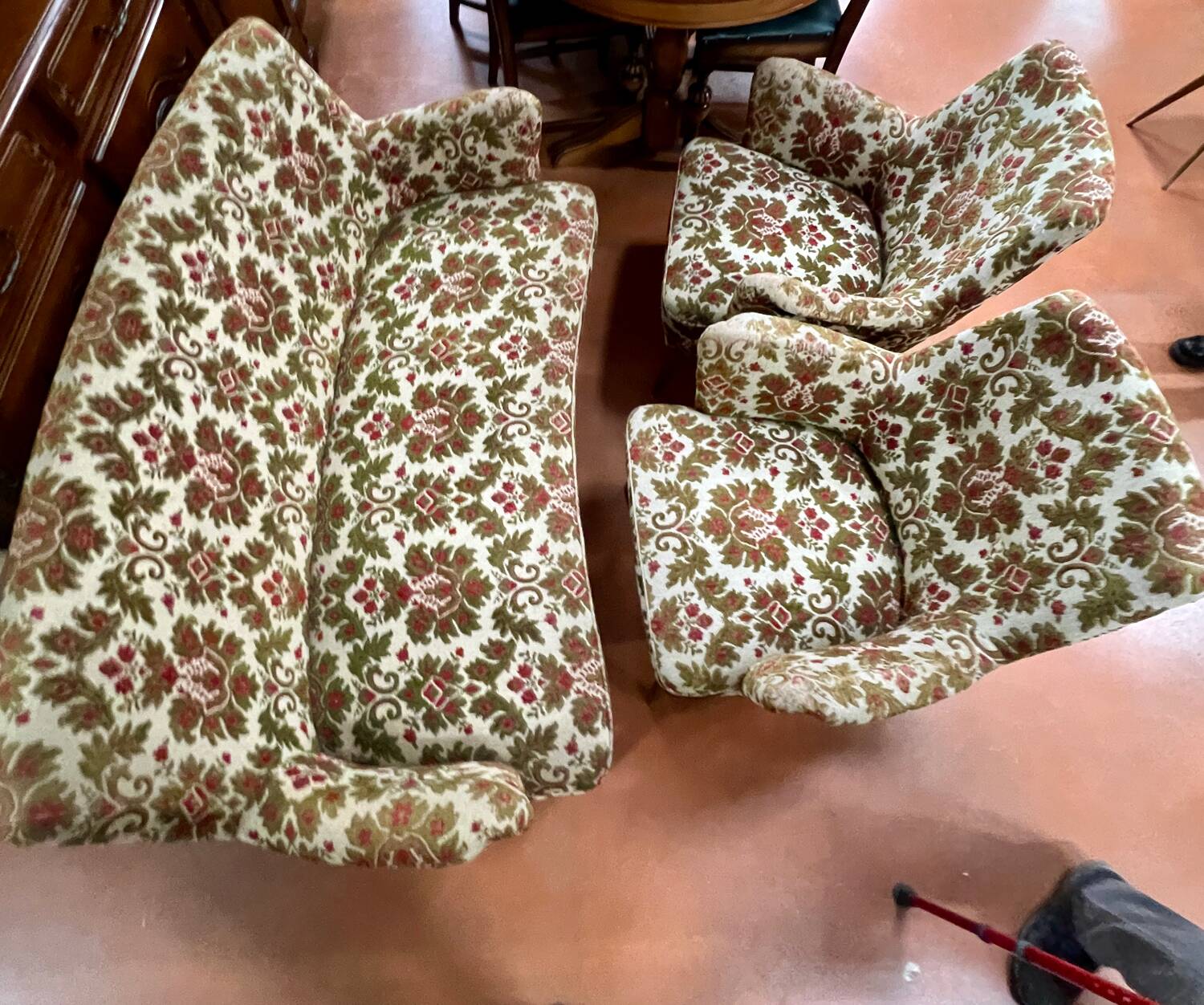 Fauteuils et canapé vintage pieds compas 1950 ancien motif floral