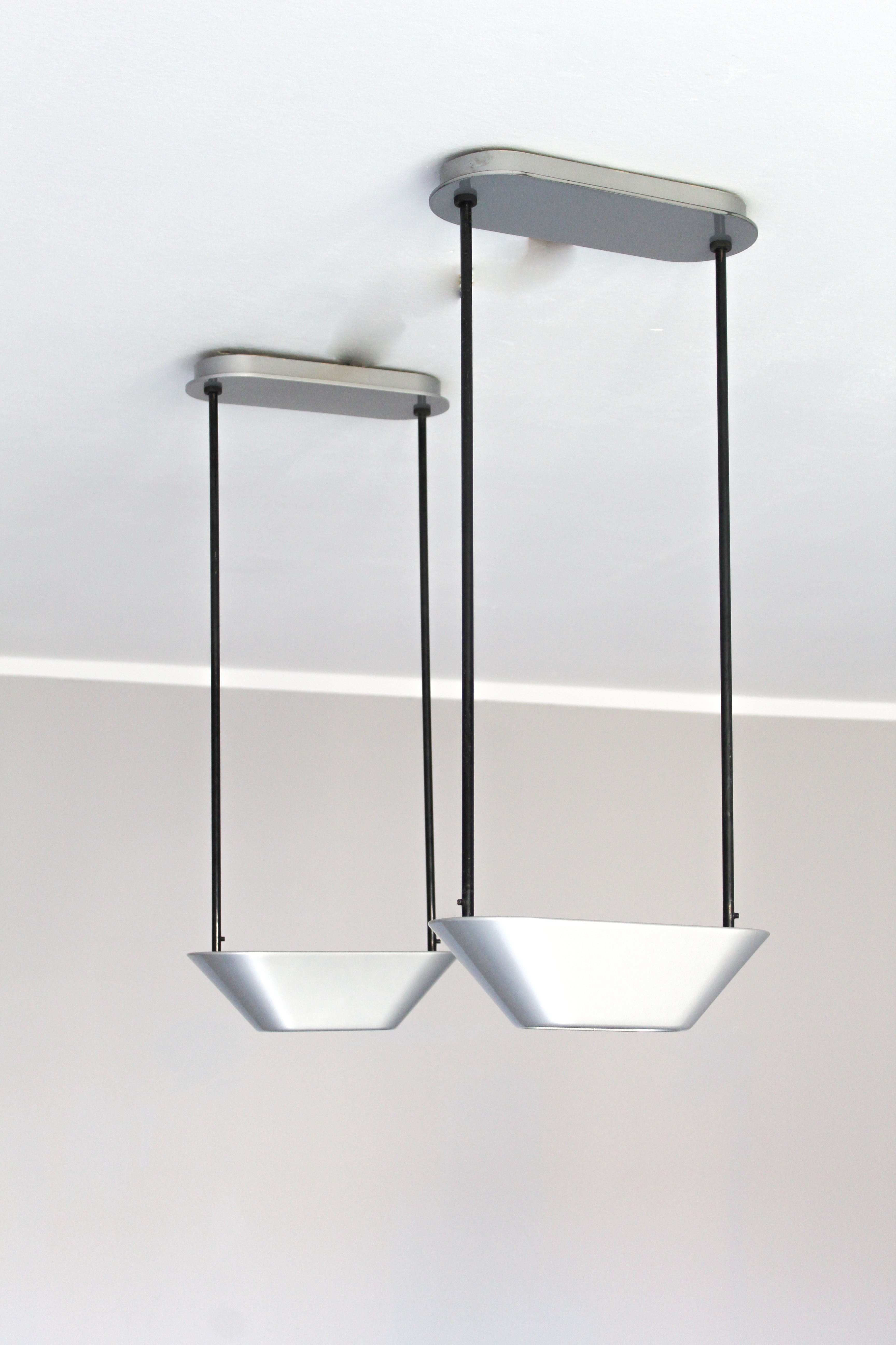 Pair of Artemide chandeliers, model Sidone Designer De Pas - D'urbino -Lomazzi Italia anni 80'