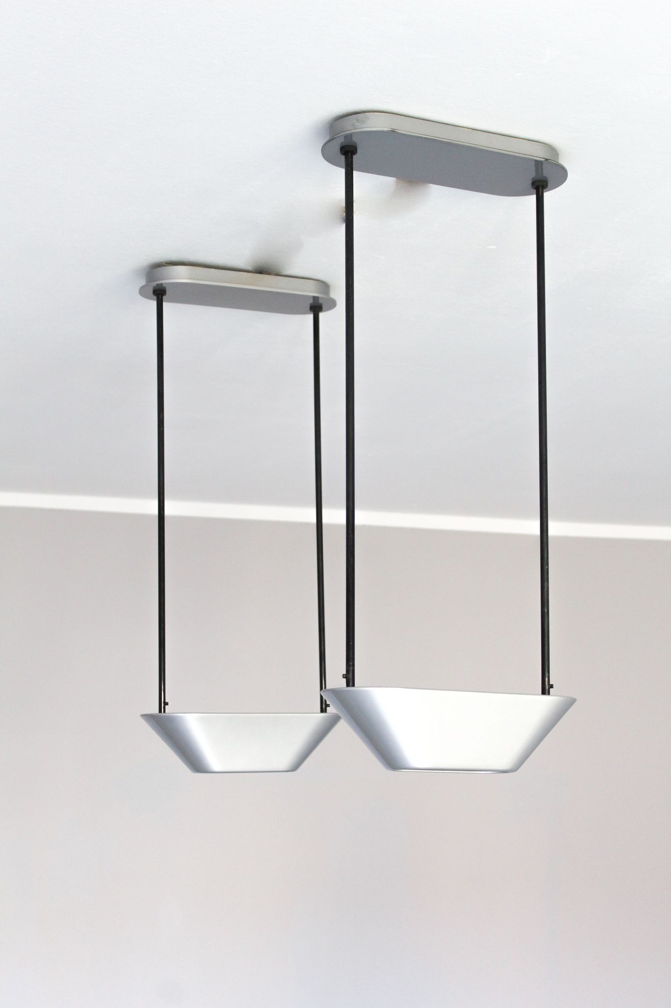 Pair of Artemide chandeliers, model Sidone Designer De Pas - D'urbino -Lomazzi Italia anni 80'