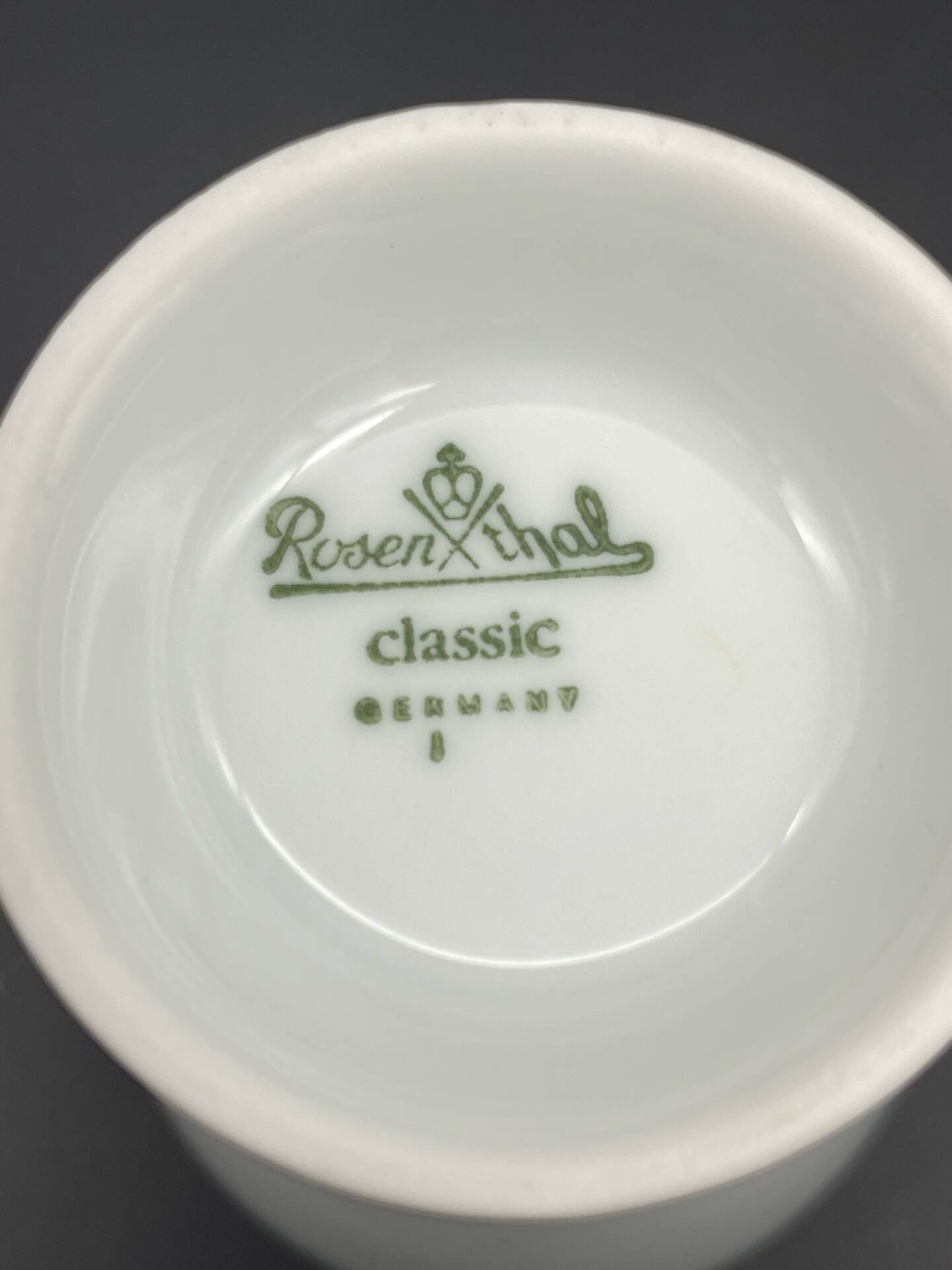 Small Rosenthal Classic vase in white porcelain and gold.