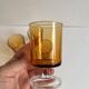 Verres à vin en verre fumé