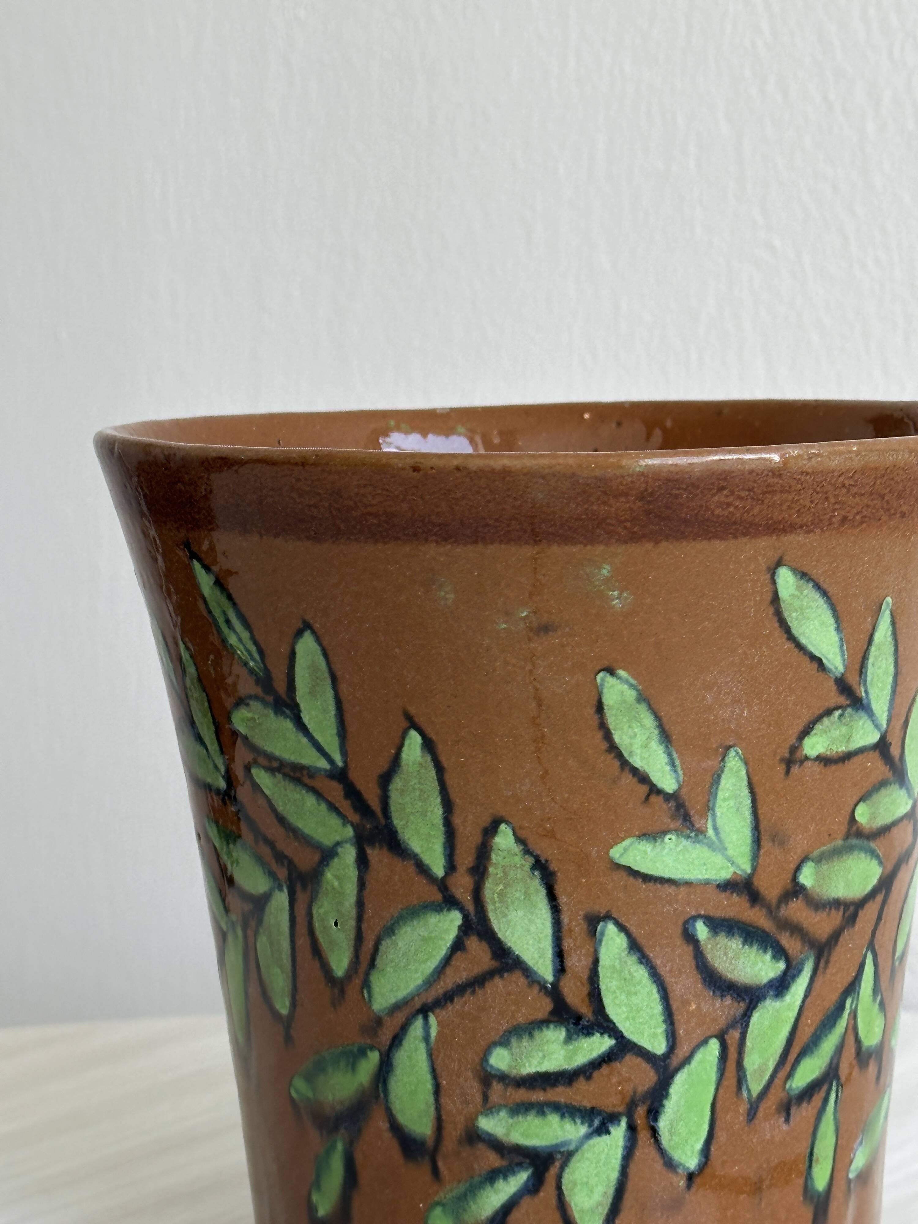Ceramic flowerpot