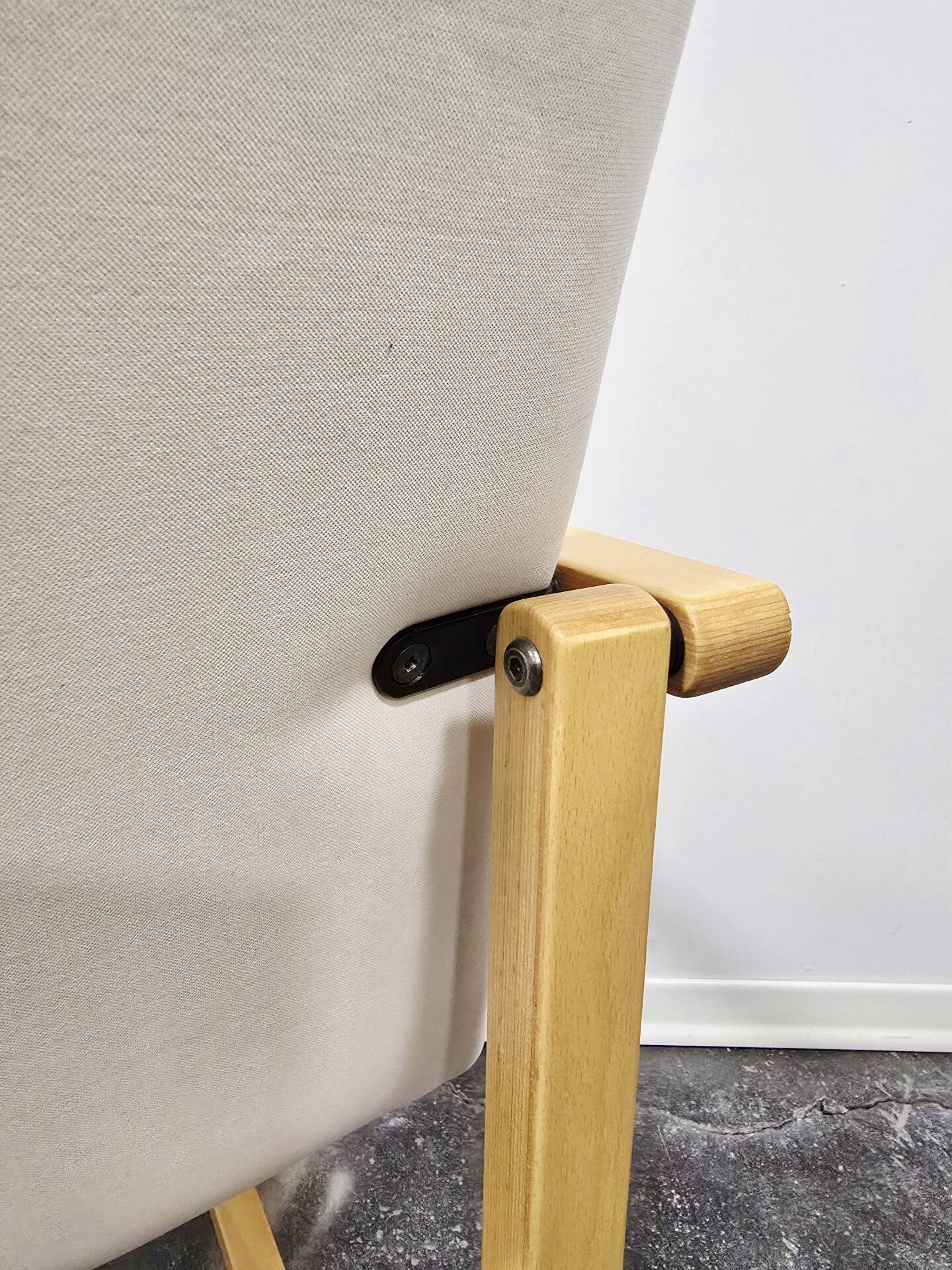 Fauteuil par Branko Uršič en bois cintré