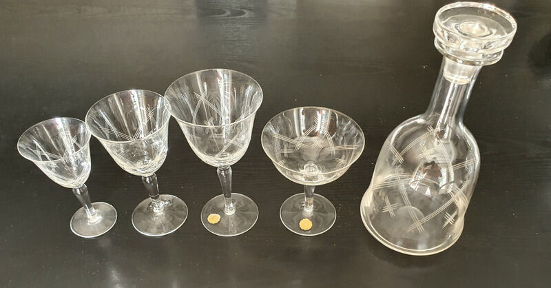 11 Large crystal glasses engraved Boch geometric pattern