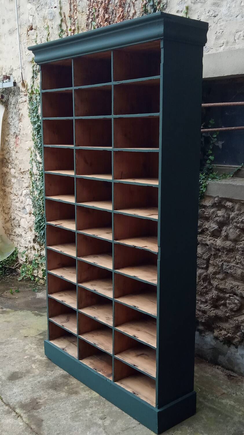 Meuble de metier à cases