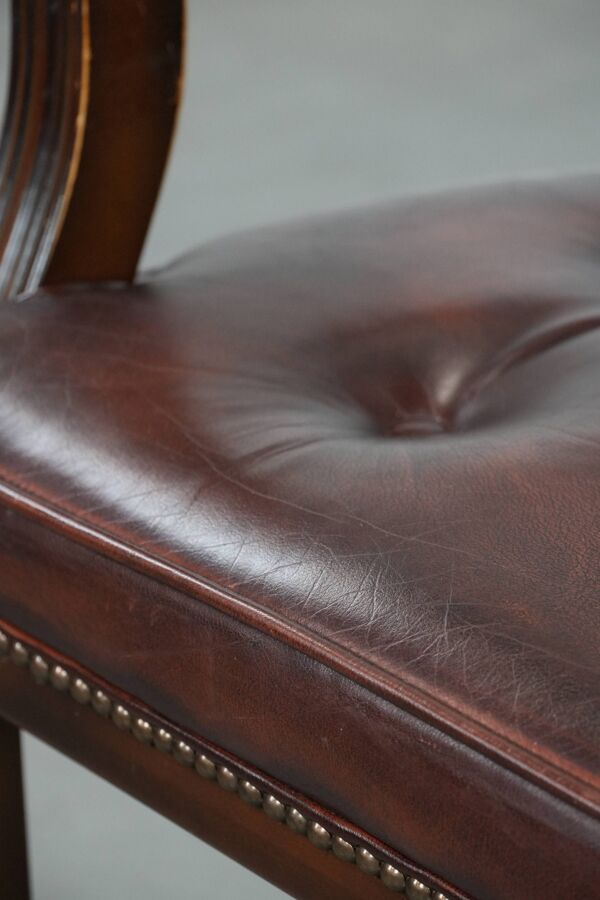 Fauteuil en cuir de vachette marron de style anglais