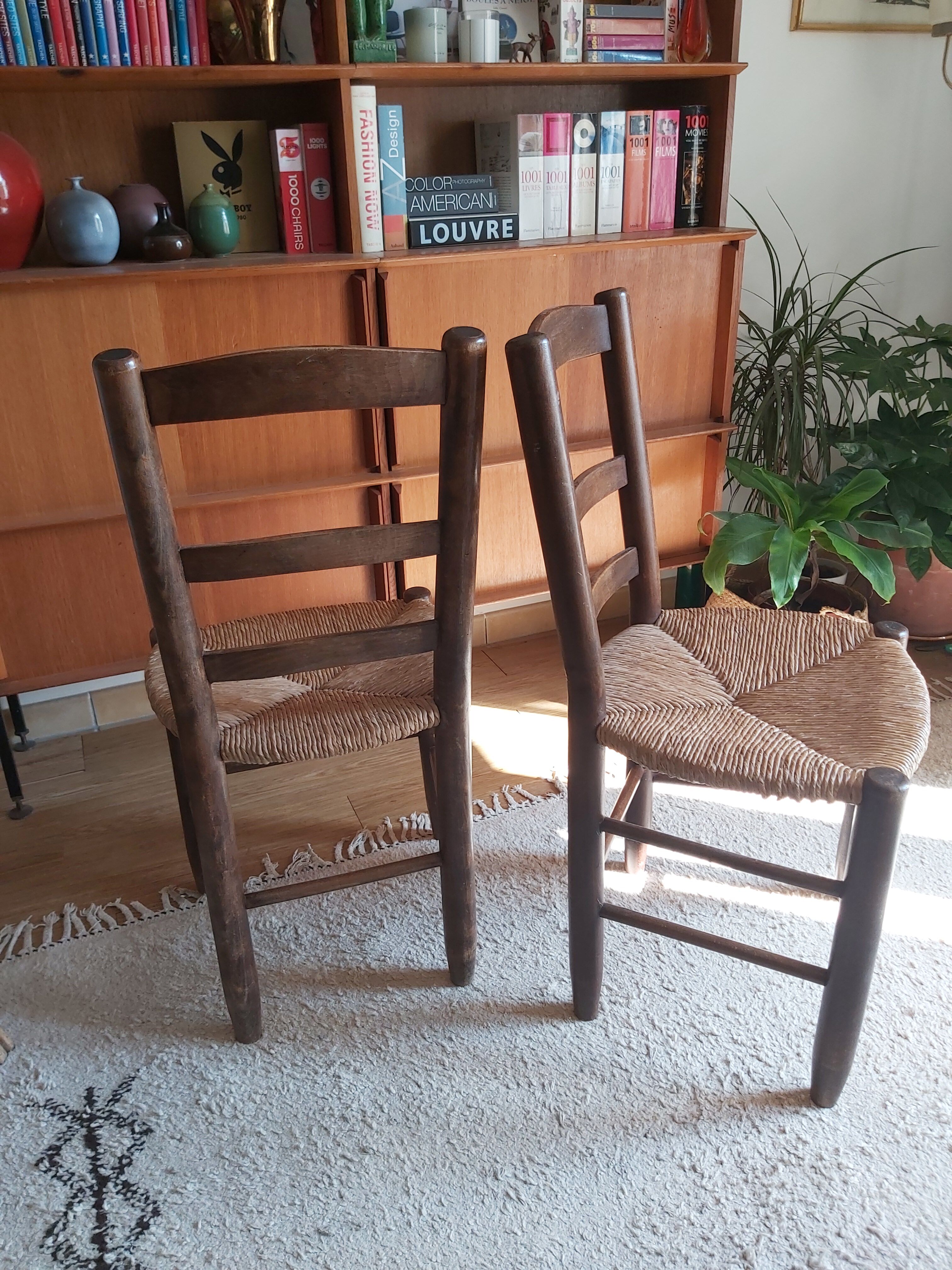 Set of 6 wooden chairs and 50s straw