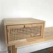 Meuble avec cannage